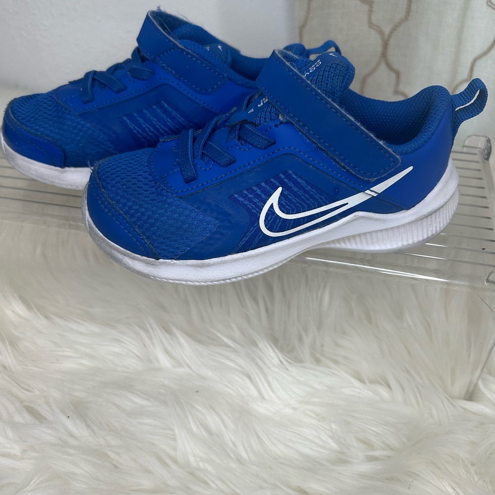 Nike Kids Blue Athletic Shoes size 9c